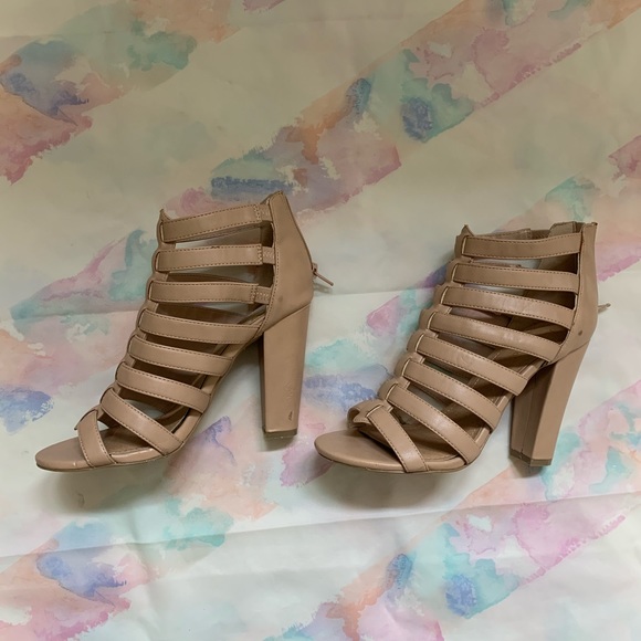 Tanned nude strapped style heels size 8.5 - Picture 1 of 3